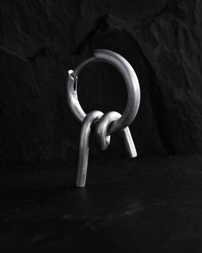 Orecchino a cerchio in argento RISE