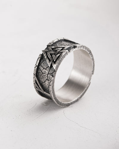 Anello in argento VALKNUT. RUNE