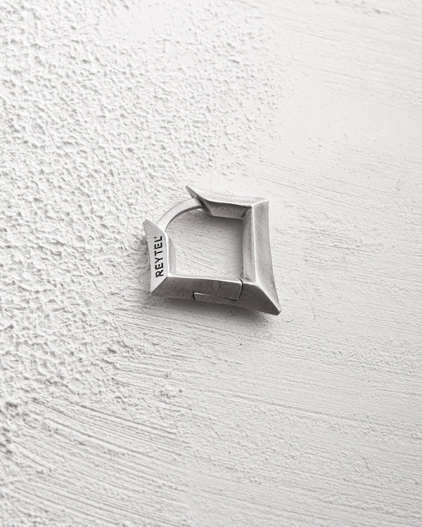 Silver single earring FRAME