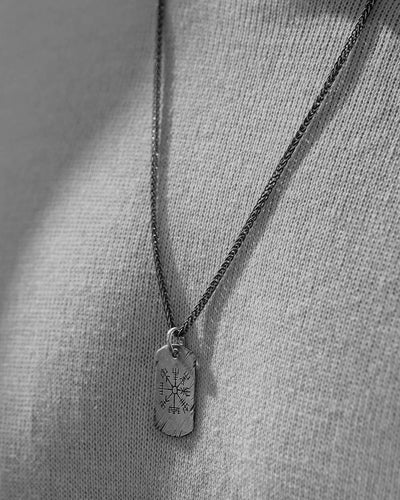 Silver dog tag VEGVISIR