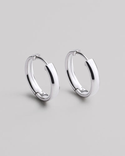 Orecchini a cerchio in argento THE CLASSIC M