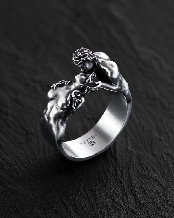 Silver ring THE KISS